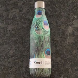 Swell Water Bottle (BRAND NEW)